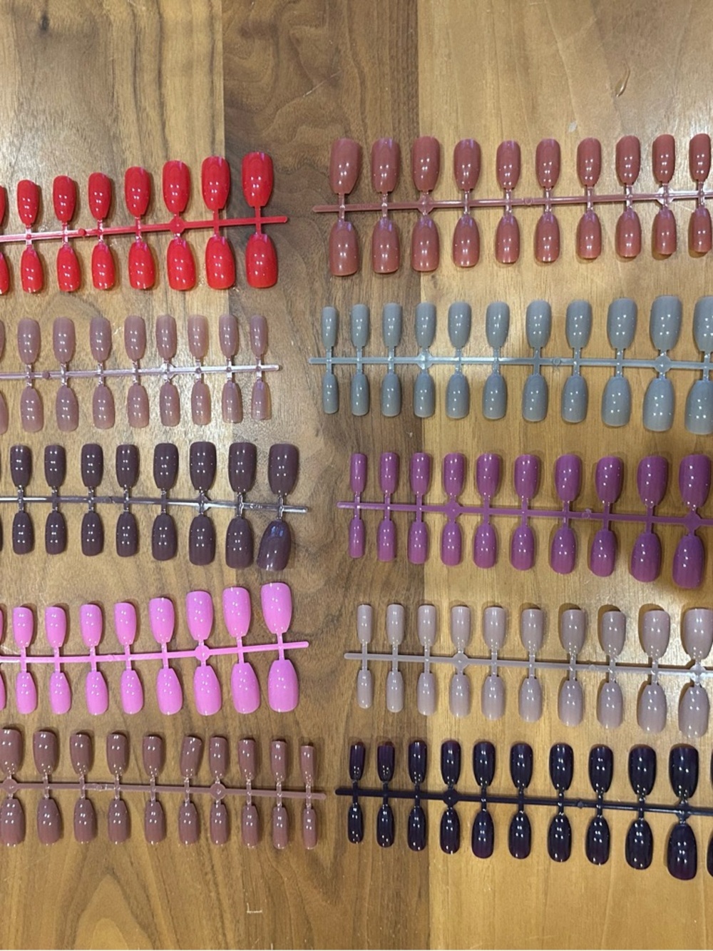 Assorted False Nail Set in Vibrant & Neutral Shades